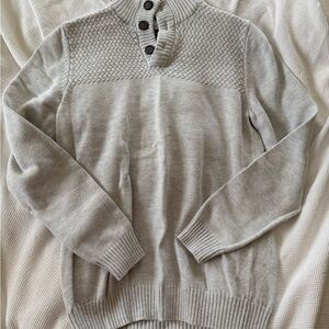 RW&CO. Light Gray Zip-Neck Knit Sweater